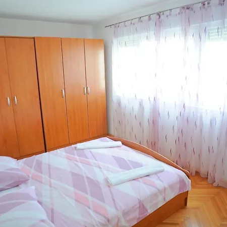 City Galleria With Balcony & Parking Apartment Zadar