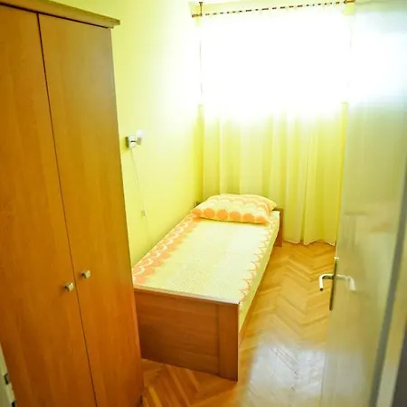 Apartment City Galleria With Balcony & Parking