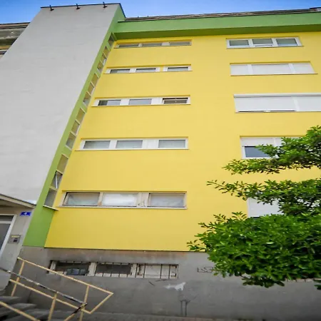 דירה City Galleria With Balcony & Parking זאדאר